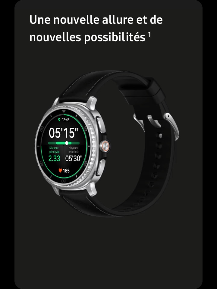 Gros plan sur la montre Galaxy Watch8 Classic. La lunette rotative tourne. Vue latérale de la montre Galaxy Watch8 Classic, axée sur le bouton rapide. Le bouton est appuyé et la fonctionnalité de suivi de l’exercice apparaît à l’écran.