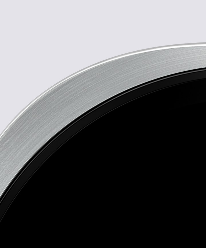 Une vue agrandie du bord de la montre Galaxy Watch8 montrant la conception coussinée.